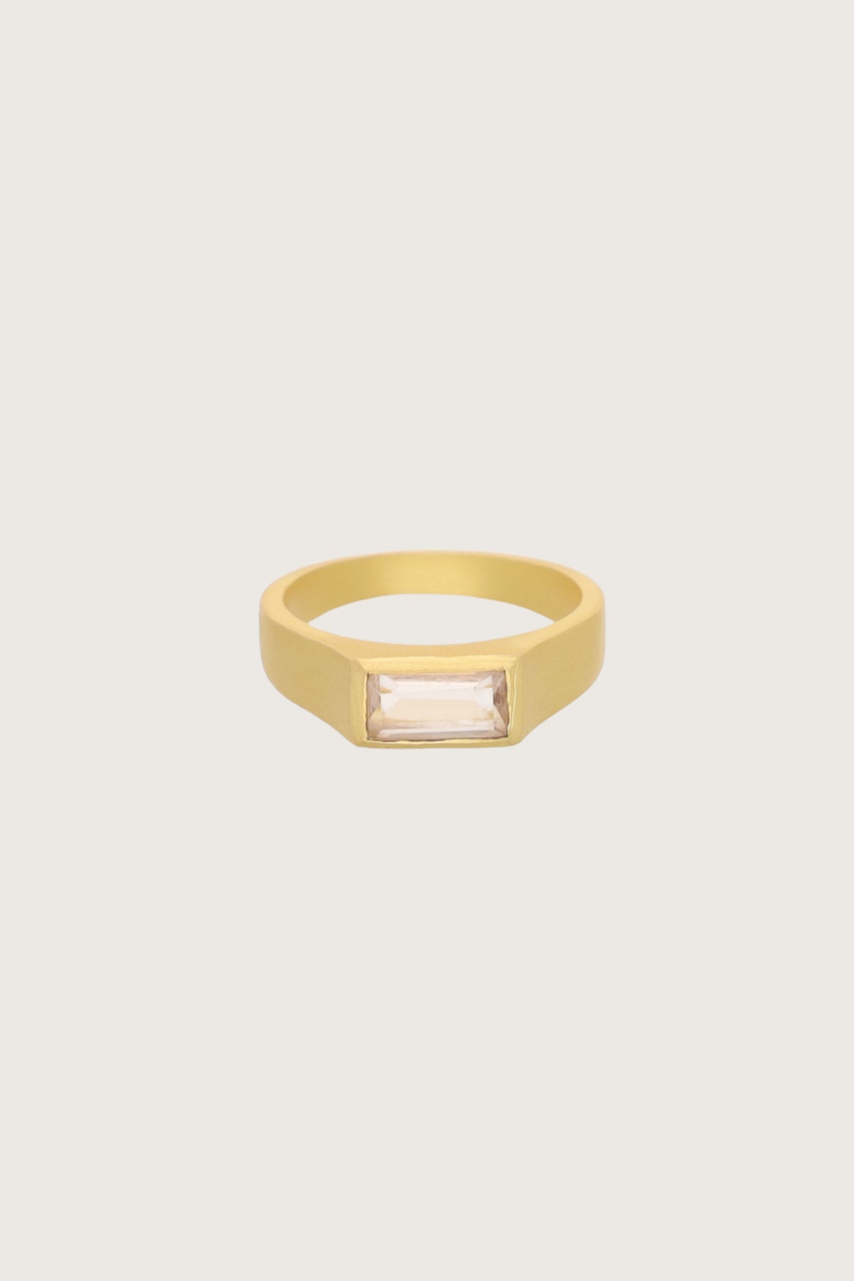 Anello Lakar in morganite placcato in oro fino riciclato 18K