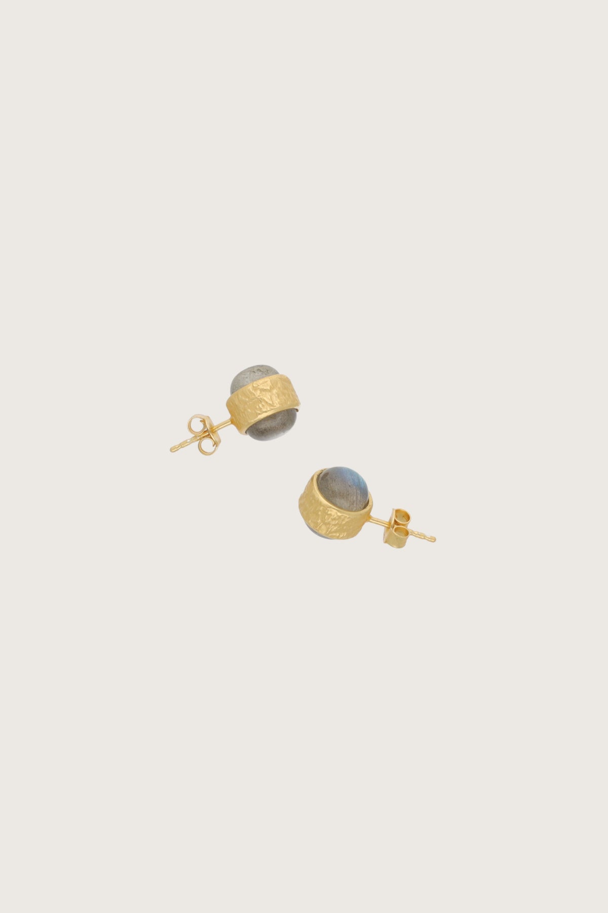 Orecchini Nusa in labradorite, placcati in oro fino riciclato 18K, labradorite