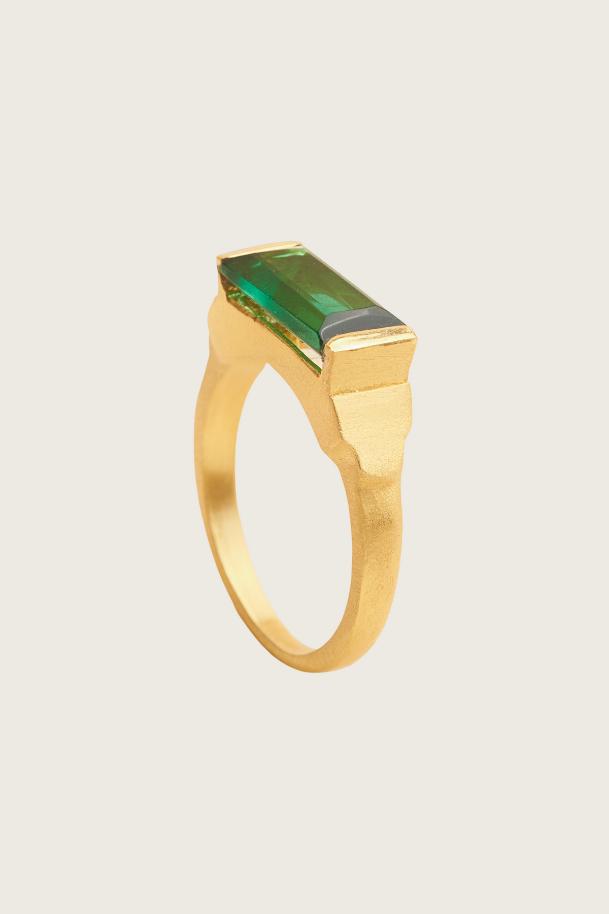 Anello Sachia placcato in oro fino riciclato 18K
