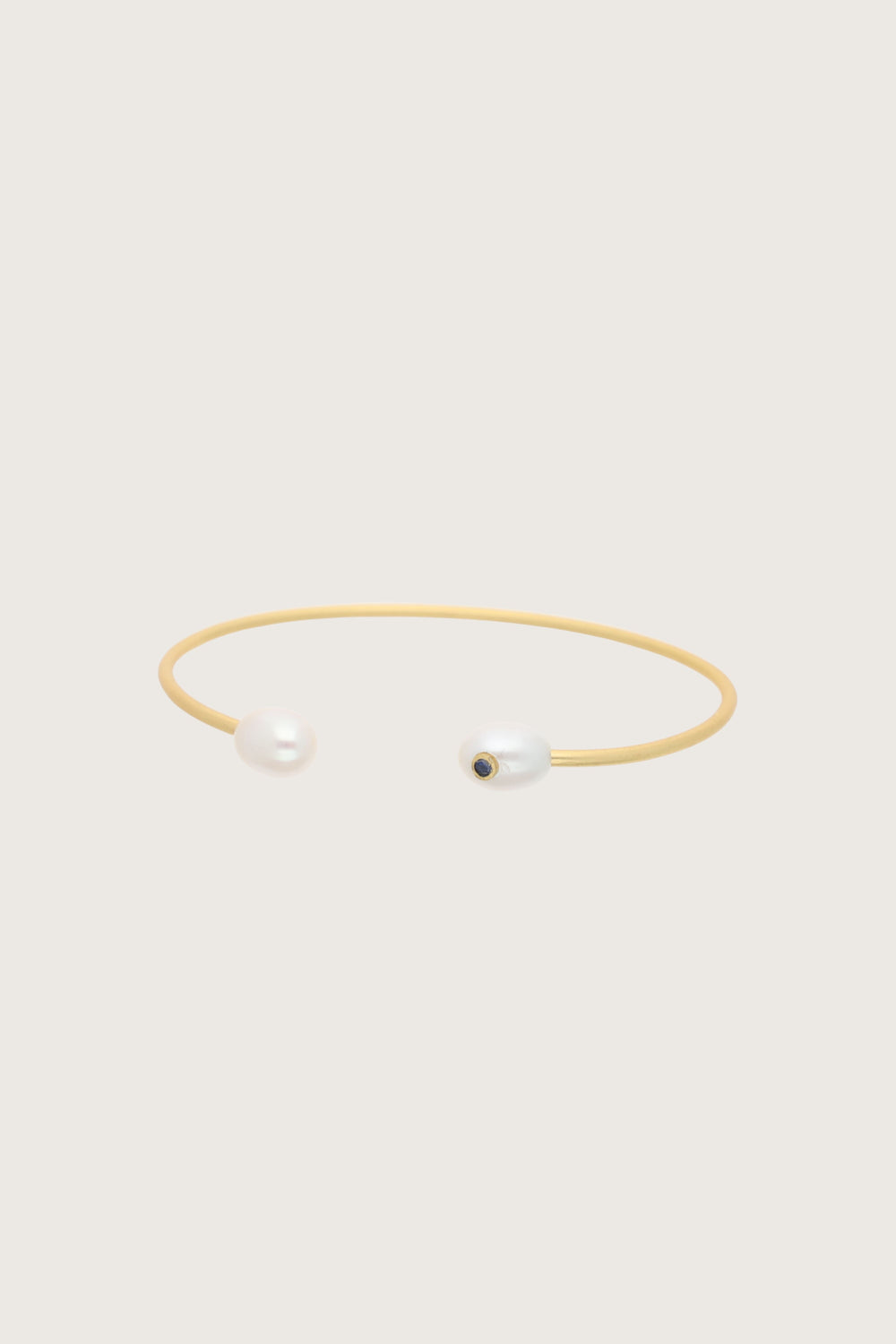 Bracciale Telur con perla bianca, placcato in oro fino riciclato 18K, perla bianca