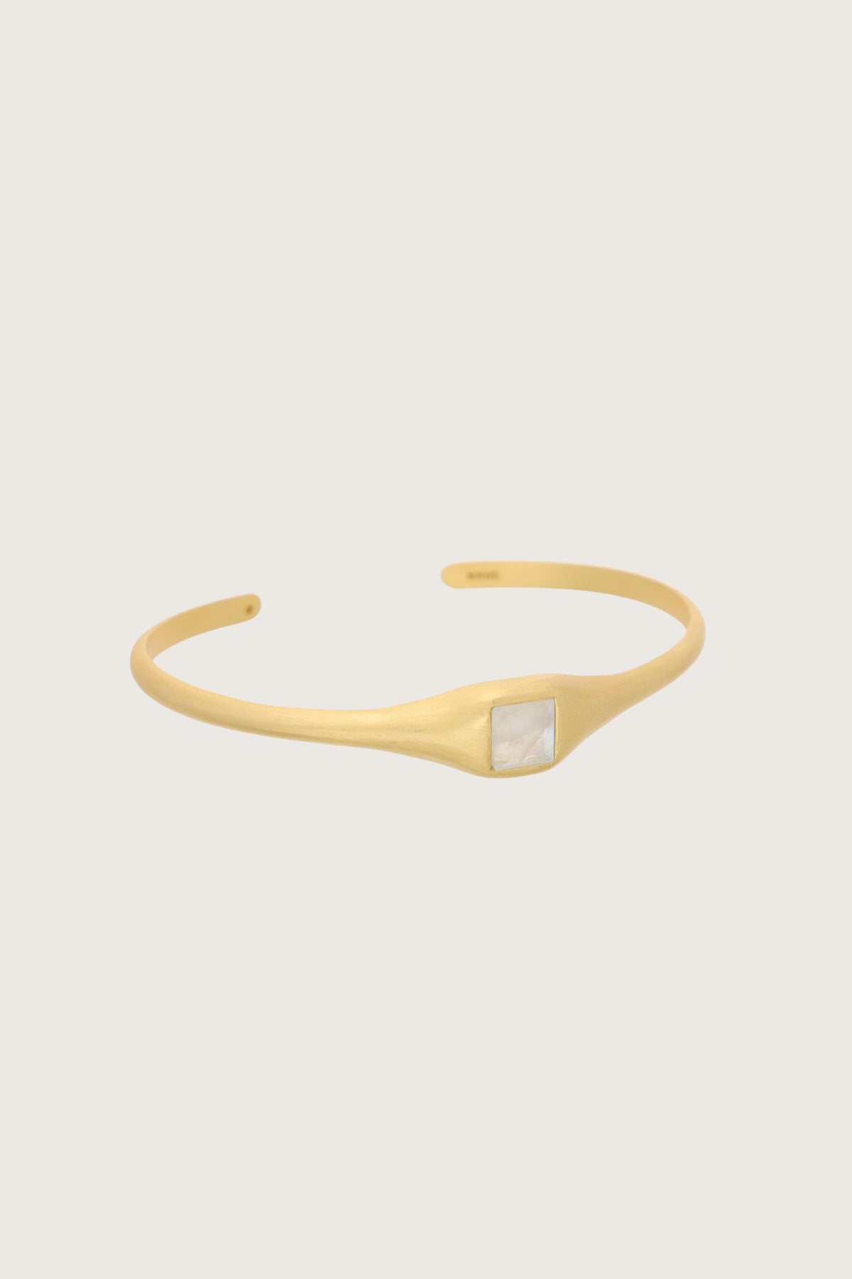 Bracciale Leher con pietra di luna arcobaleno placcato in oro fino riciclato 18K, pietra di luna arcobaleno