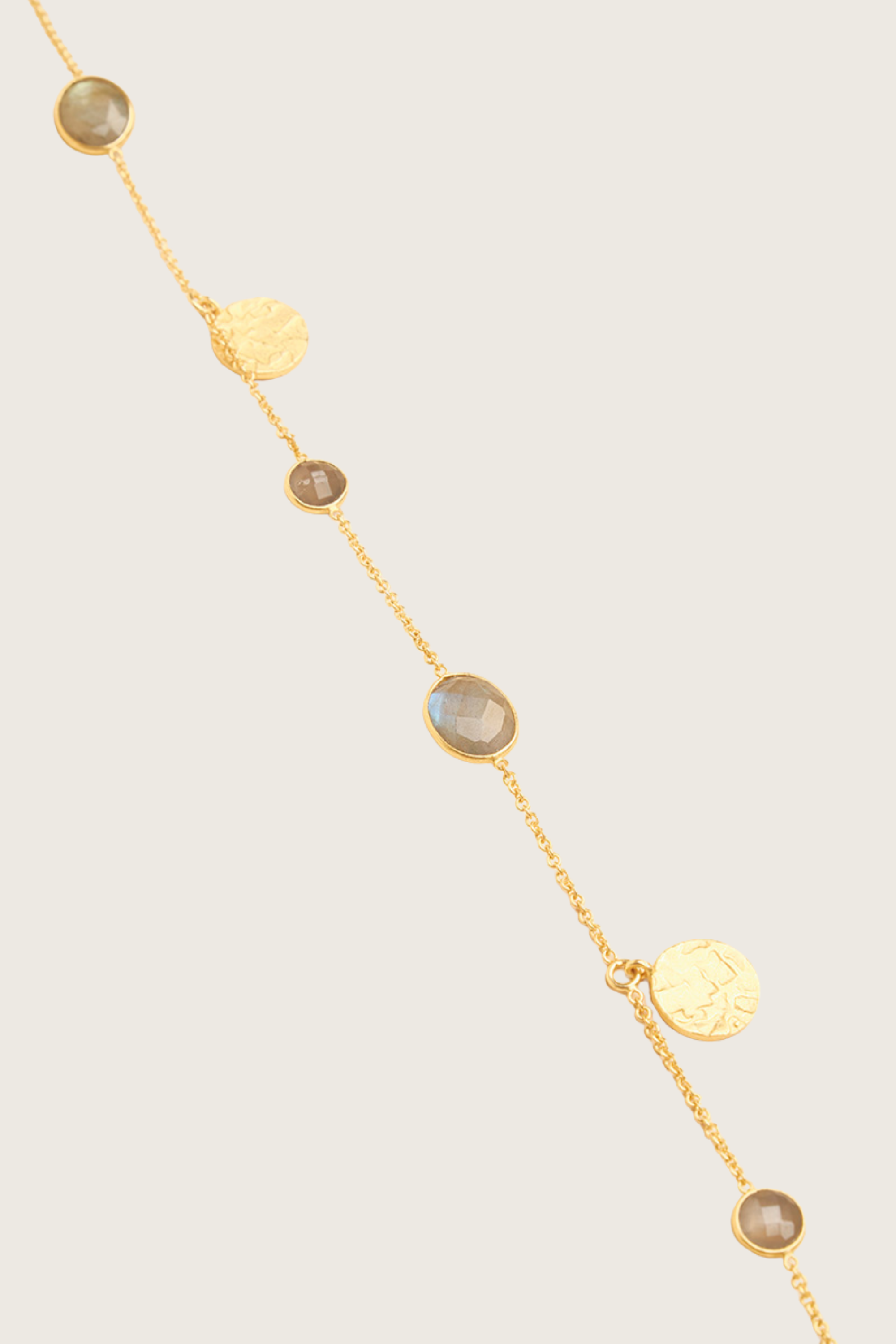 Collana Minski placcata in oro fine riciclato 18K, perla bianca / pietra di luna arcobaleno