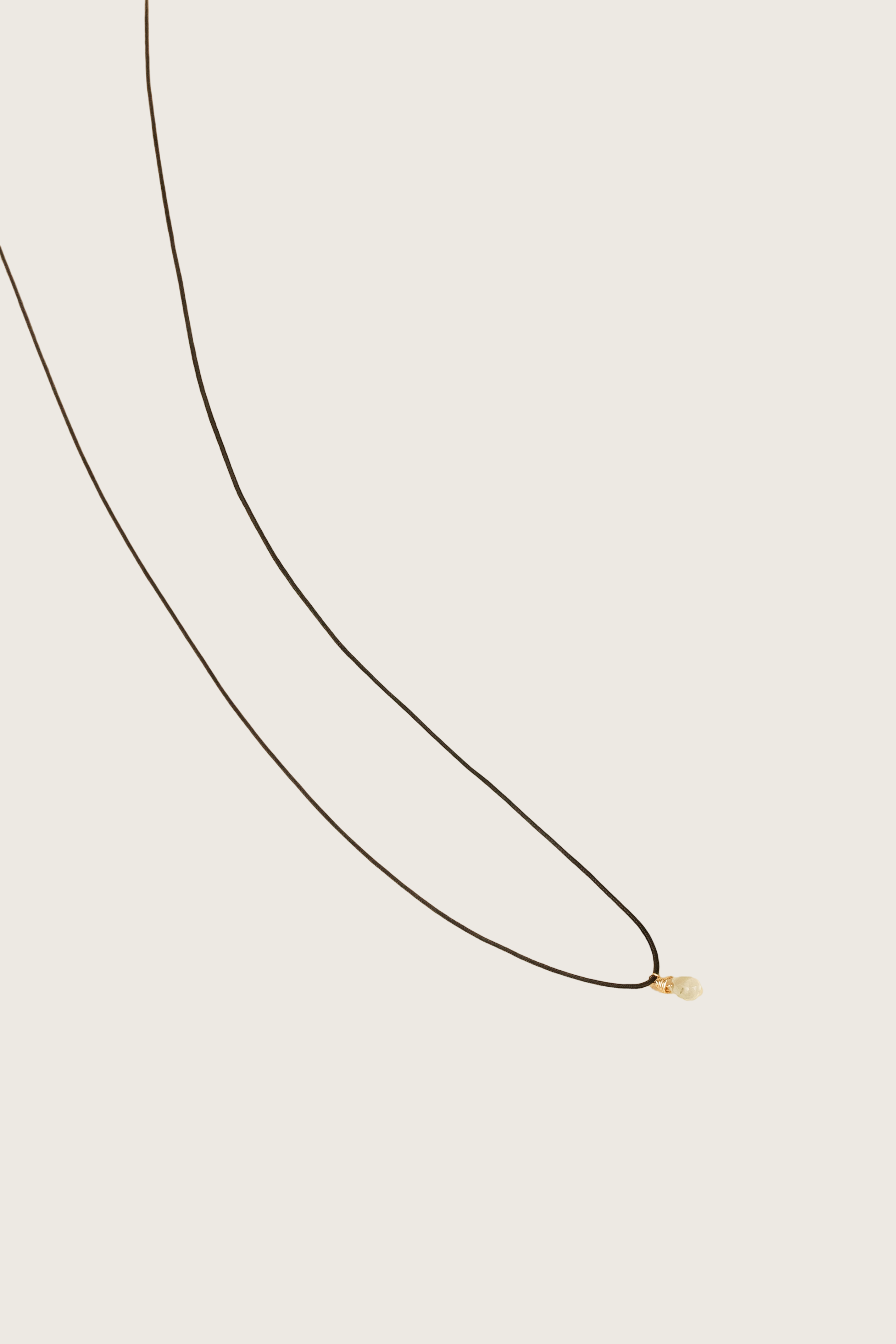Sirig 14K Gold Inlay Grey String / Rainbow Moonstone Pendant Necklace
