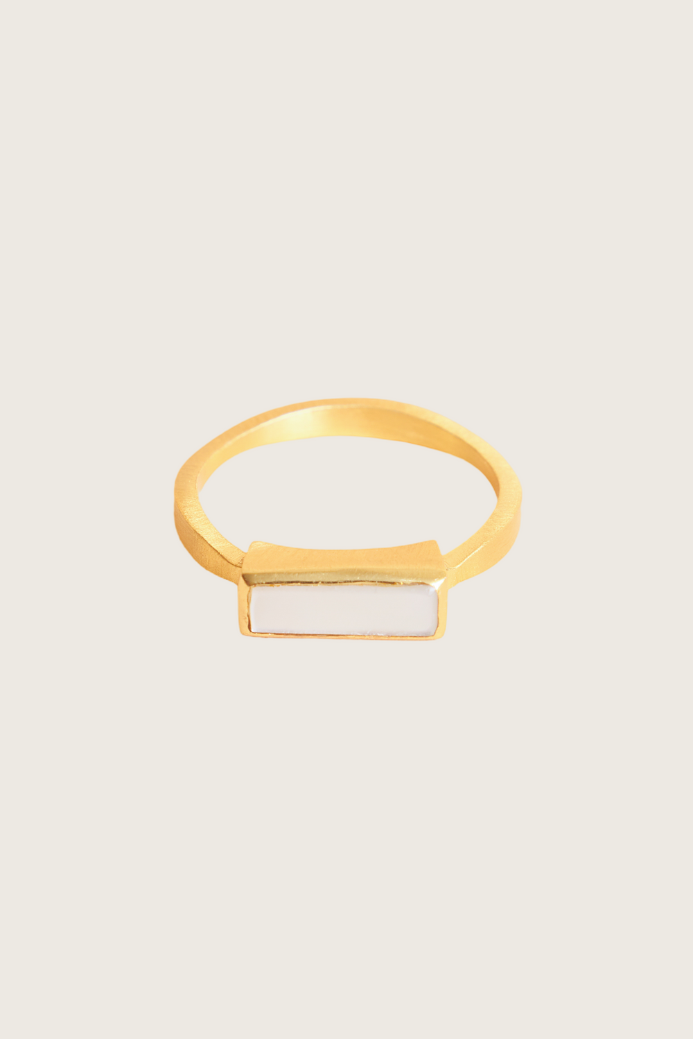 Anello Najla placcato in oro fino riciclato 18K, madreperla
